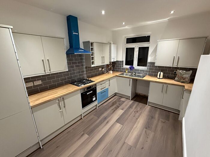 3 Bedroom Flat To Rent In London, SE20