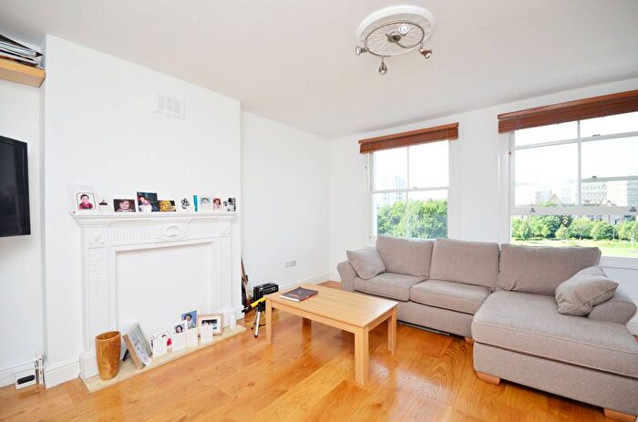 2 Bedroom Flat To Rent In Grove Road, Victoria Park, London, E3