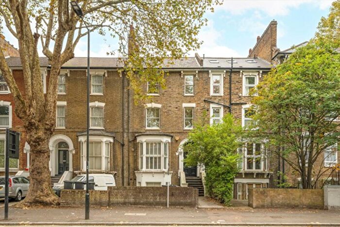 2 Bedroom Flat For Sale In Amhurst Road, Hackney, E8