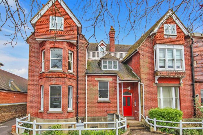 2 Bedroom Flat To Rent In Preston Park Avenue, Brighton, BN1