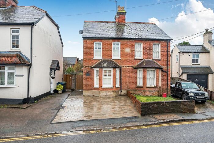 3 Bedroom Semi Detached House For Sale In Cores End Road, Bourne End, SL8