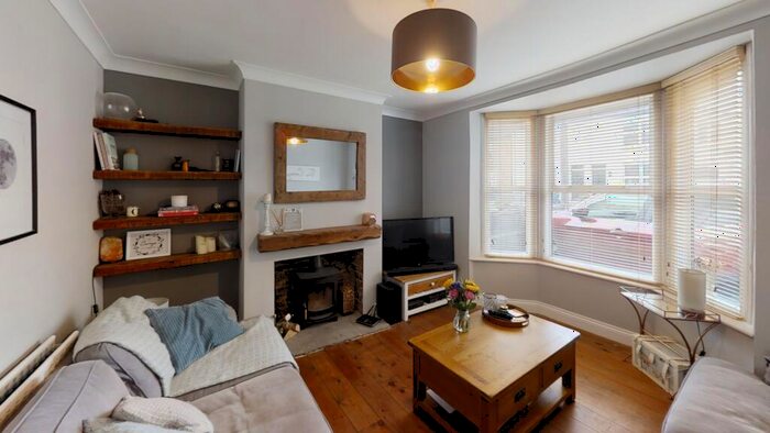 4 Bedroom House To Rent In Manor Road, Stoughton, GU2