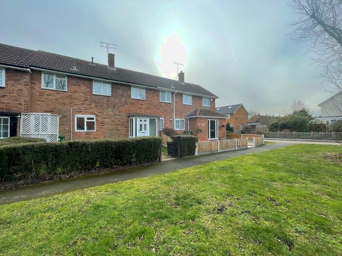 3 Bedroom House To Rent In The Fryth, Fryerns, Basildon, SS14
