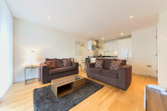 1 Bedroom Apartment To Rent In Cobalt Point, Millharbour, Canary Wharf, London, E14