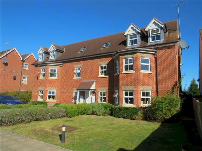 2 Bedroom Apartment To Rent In Phoenix Court, Thame, OX9