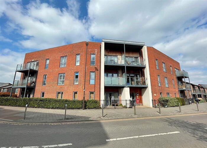 2 Bedroom Flat To Rent In Atlas Way, Oakgrove, Milton Keynes, MK10