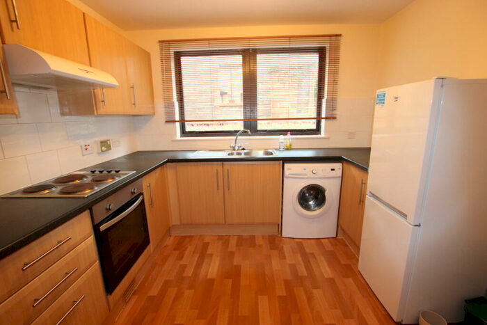 2 Bedroom Flat To Rent In Shepherds Loan, West End, DD2