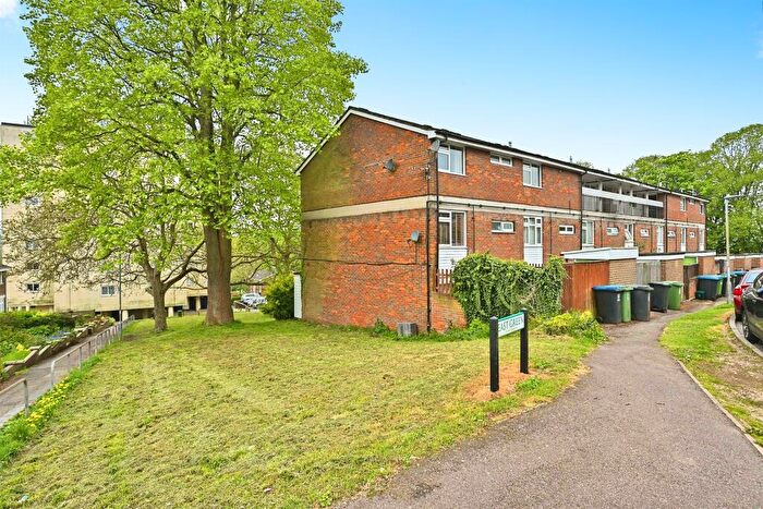 3 Bedroom Flat For Sale In East Green, Hemel Hempstead, HP3