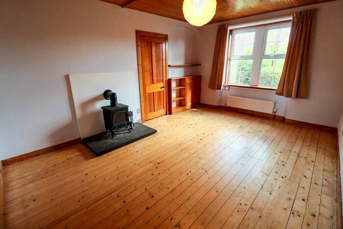 2 Bedroom Flat To Rent In Kirk Brae, Cults, Aberdeen, AB15