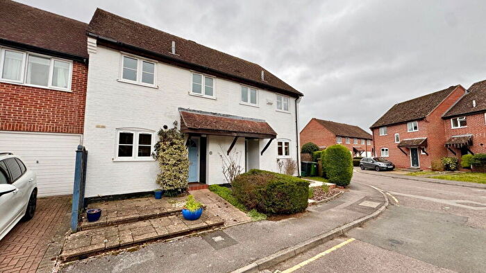 3 Bedroom Terraced House For Sale In Saffron Close, Newbury, RG14