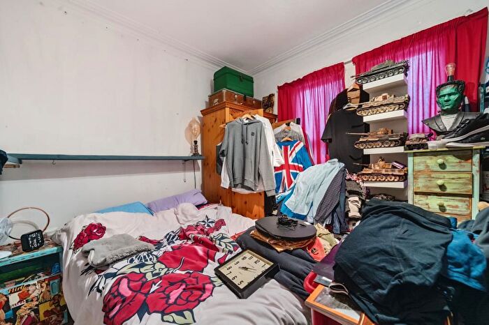 1 Bedroom Flat For Sale In Lancaster Road, New Barnet, Barnet, EN4
