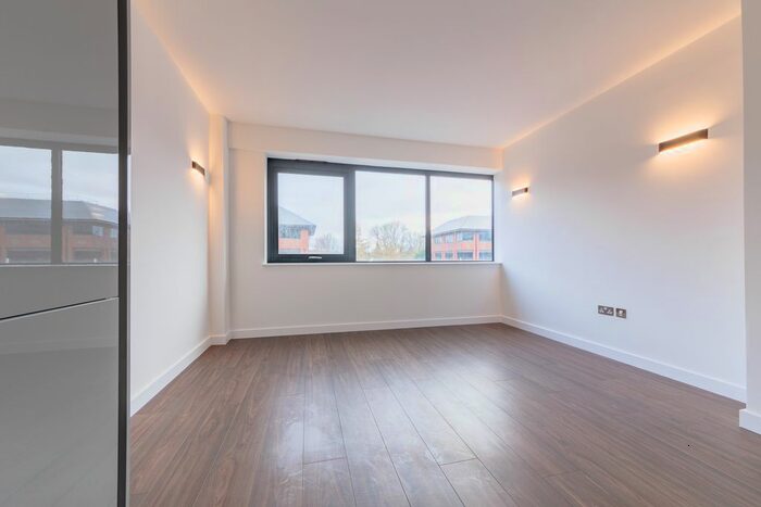 1 Bedroom Flat To Rent In Everard Close, St.Albans, AL1