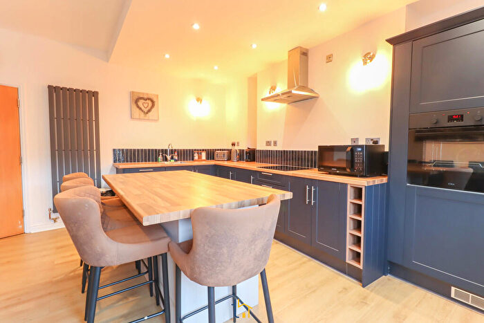 2 Bedroom Flat To Rent In Millstone Lane, Leicester, LE1