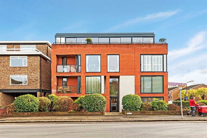 2 Bedroom Flat To Rent In Worple Road, Wimbledon, SW19