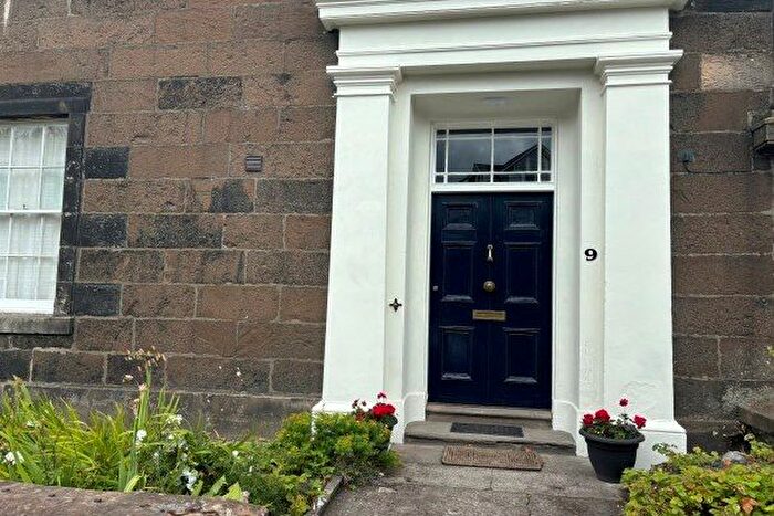 3 Bedroom Property To Rent In Forth Place, Stirling, FK8