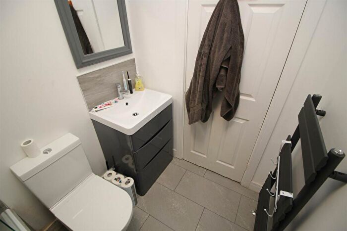 3 Bedroom Flat To Rent In Newlands Road, Newcastle Upon Tyne, NE2