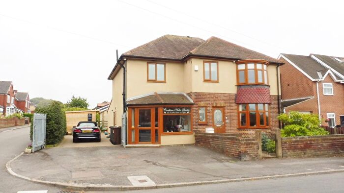 4 Bedroom Detached House For Sale In Quarry Hill Road, Rotherham, S63