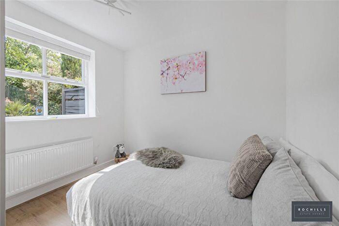 3 Bedroom End Of Terrace House For Sale In Lyster Mews, Cobham, Surrey, KT11