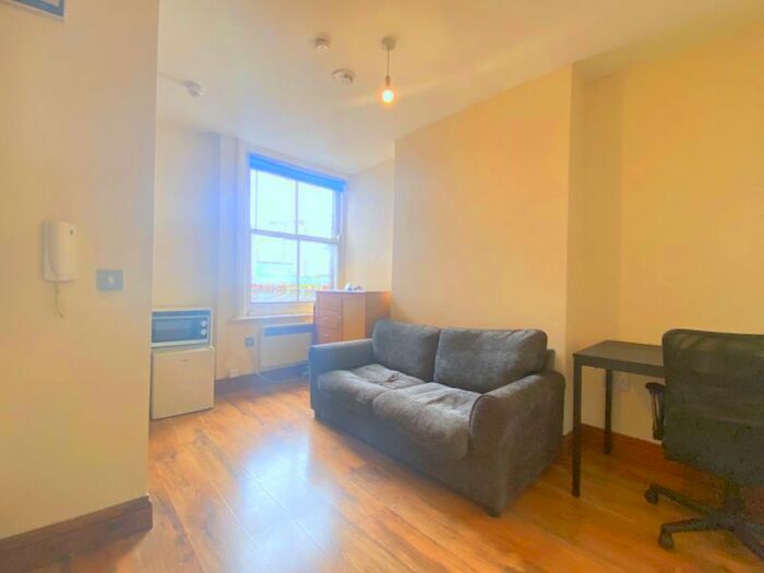 1 Bedroom Flat To Rent In Uxbridge Road, London, W12