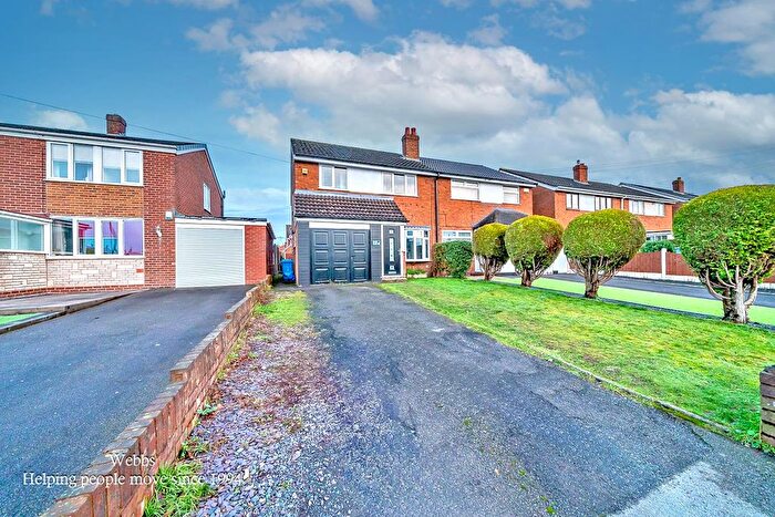3 Bedroom Semi Detached House For Sale In Kingswood Drive, Walsall, WS6