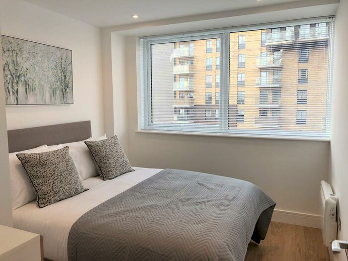 1 Bedroom Flat To Rent In Paper Mill House, RM1