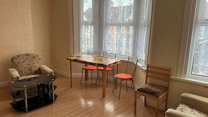 1 Bedroom Flat To Rent In Ashley Road - Ff, London, E7