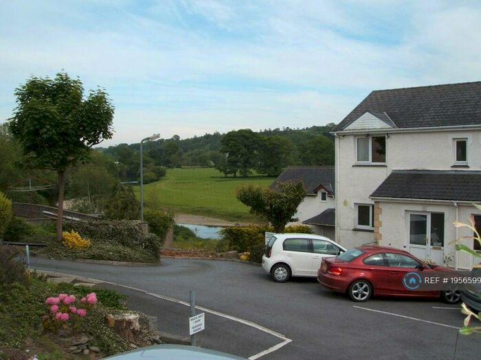 2 Bedroom Maisonette To Rent In Pentrecastell, Newcastle Emlyn, SA38