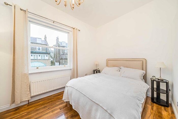 1 Bedroom Flat For Sale In Oxford Gardens, London, W10