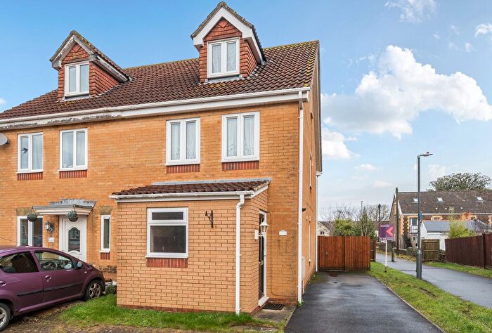4 Bedroom Semi-Detached House For Sale In Chatterton Road, Yate, Bristol, Gloucestershire, BS37