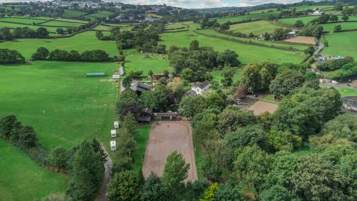 4 Bedroom Equestrian Facility For Sale In Devon/Cornwall Border, PL15
