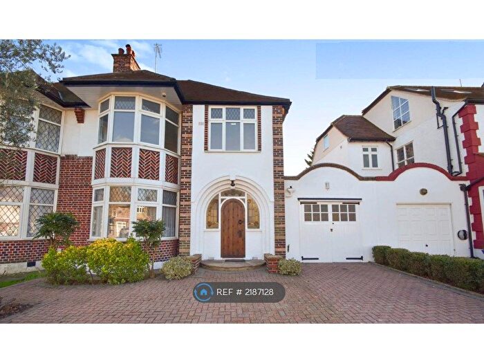 4 Bedroom Semi-Detached House To Rent In Creighton Avenue, London, N2