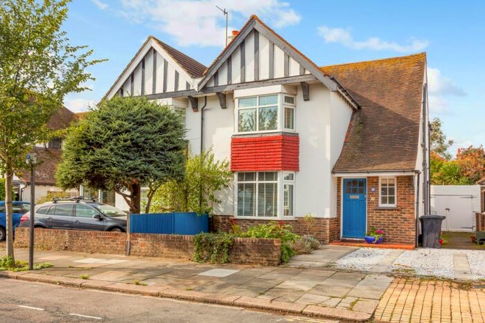 3 Bedroom Semi-Detached House To Rent In St. Keyna Avenue Hove, BN3