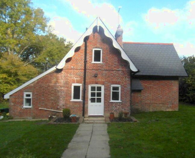 3 Bedroom Detached House To Rent In Holtye Road, East Grinstead, West Sussex, RH19