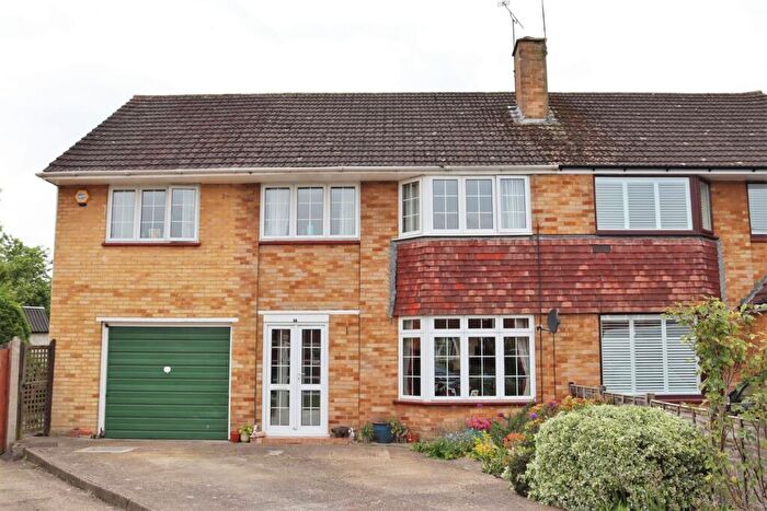 4 Bedroom Semi Detached House For Sale In Riverside Close, Farnborough, GU14