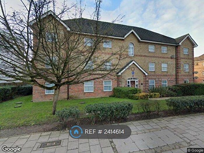 2 Bedroom Flat To Rent In Colmore Court, London, NW4