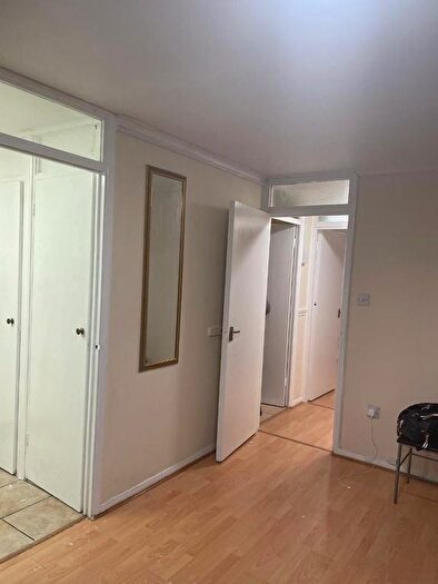 1 Bedroom Flat To Rent In Guerney Close, Barking, Essex, IG11