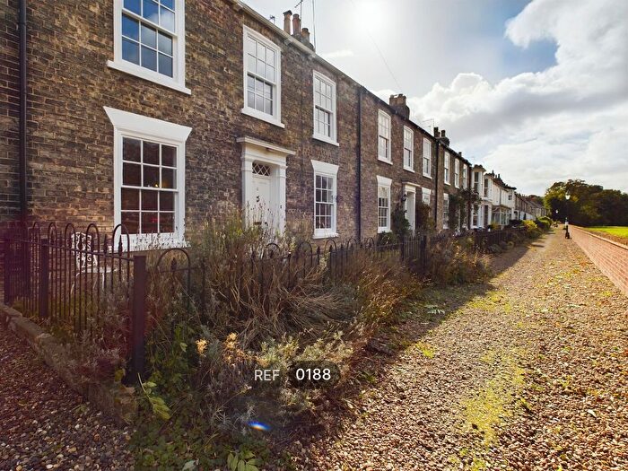 3 Bedroom Semi-Detached House To Rent In Willow Grove, Beverley, HU17