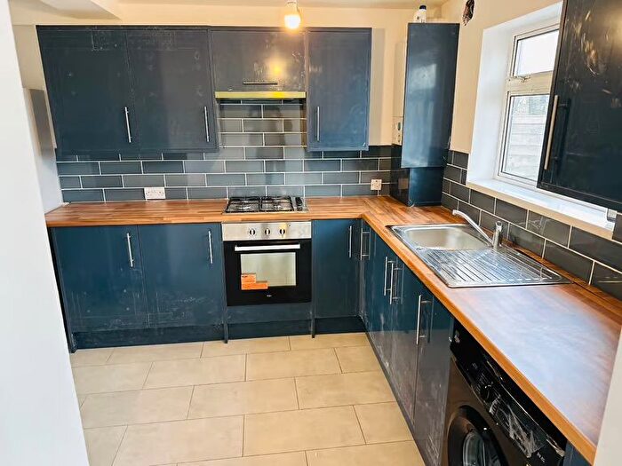 4 Bedroom Town House To Rent In , St Awdry's Road, Barking, IG11