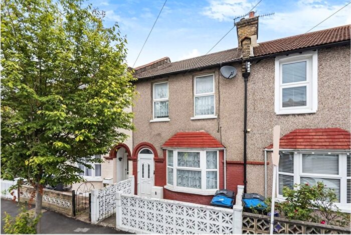 3 Bedroom Detached House To Rent In Dane Road, South Wimbledon, London, SW19
