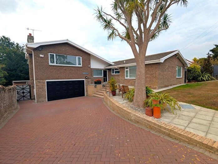 4 Bedroom Detached House For Sale In Paddock Road, Shanklin, PO37