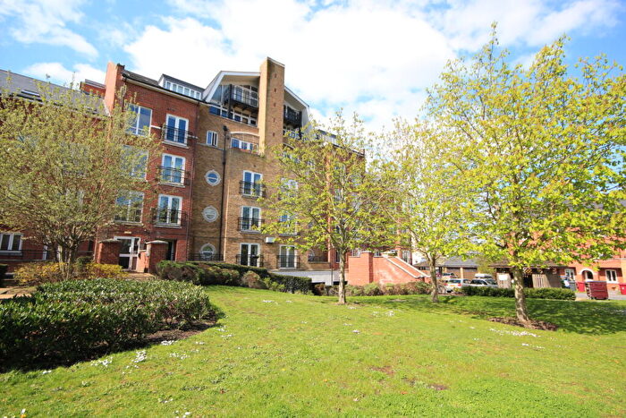 2 Bedroom Apartment To Rent In Iliffe Close, Reading, Berkshire, RG1
