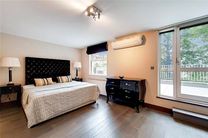 4 Bedroom House To Rent In Court Close, St John's Wood Park, St John's Wood, London, NW8