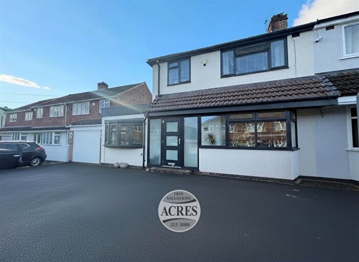 3 Bedroom Semi Detached House For Sale In Elmtree Road, Streetly, Sutton Coldfield, B74