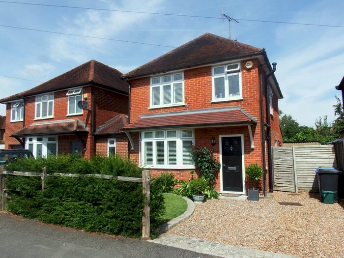 3 Bedroom Detached House To Rent In Thornash Road, Horsell, Woking, GU21