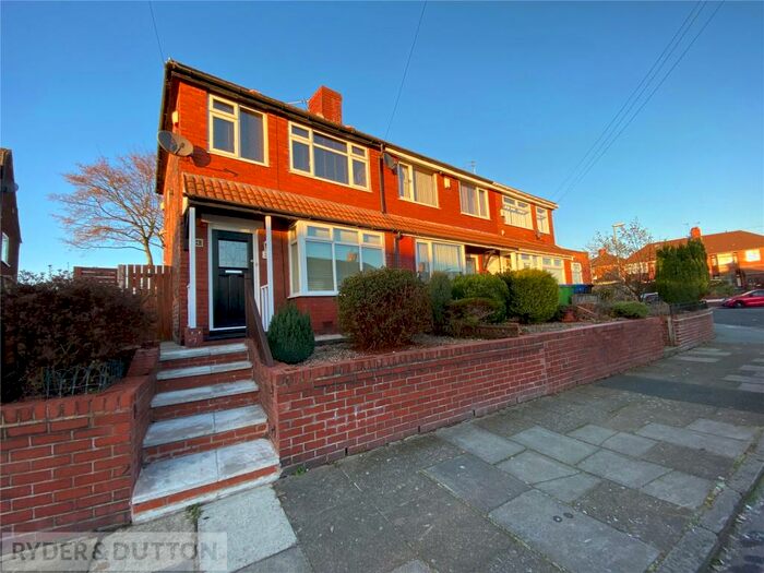 2 Bedroom Town House To Rent In Farmway, Middleton, Manchester, Greater Manchester, M24