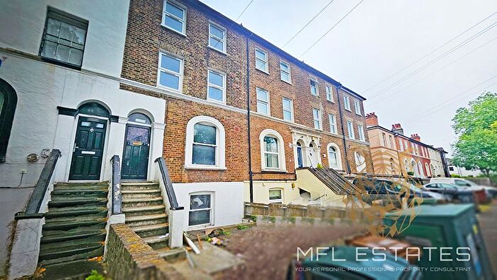 3 Bedroom Maisonette To Rent In Ash Grove, London, SE20