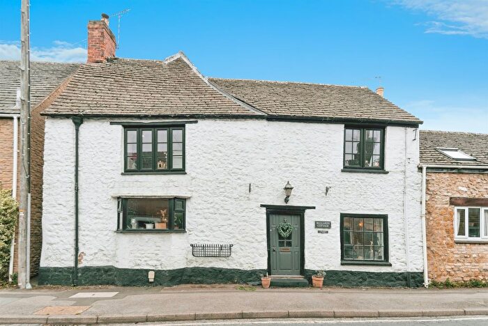 3 Bedroom End Of Terrace House For Sale In Coxwell Street, Faringdon, SN7