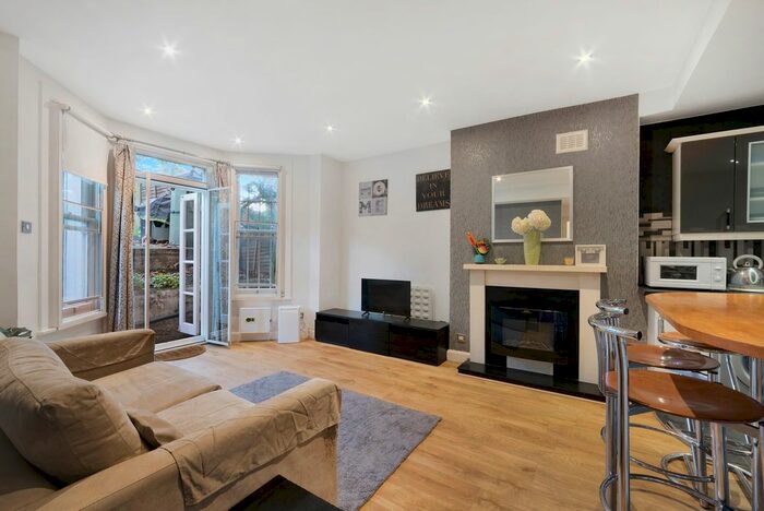 1 Bedroom Flat To Rent In Sinclair Road, London, W14