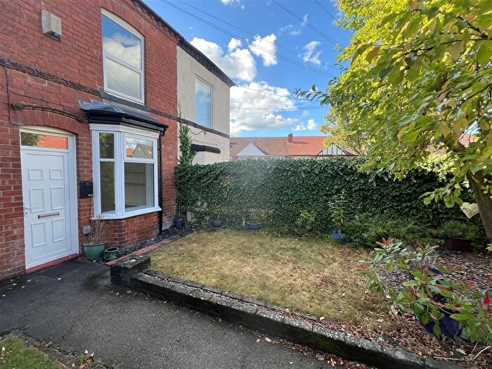 2 Bedroom Terraced House To Rent In Vicarage Road, Kings Heath, Birmingham, B14