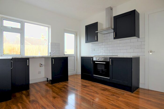 3 Bedroom Bungalow To Rent In Seaview Road, Canvey Island, SS8